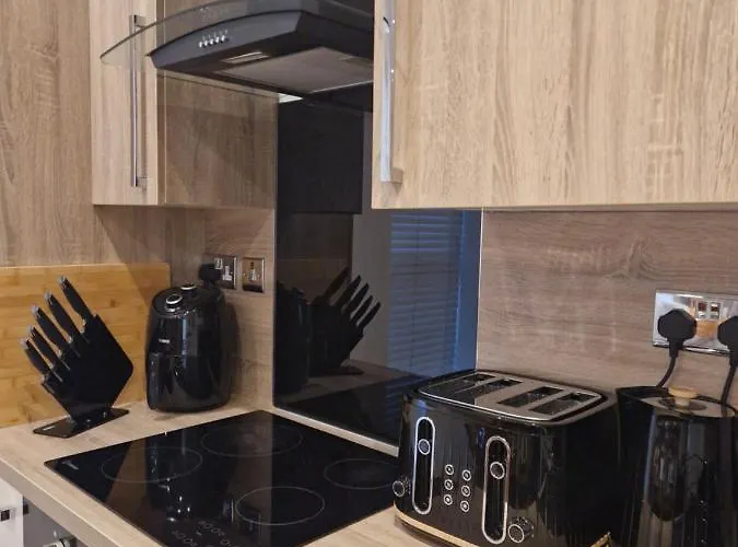 Large Jewellery Quarter Apartment - Sleeps 7! New